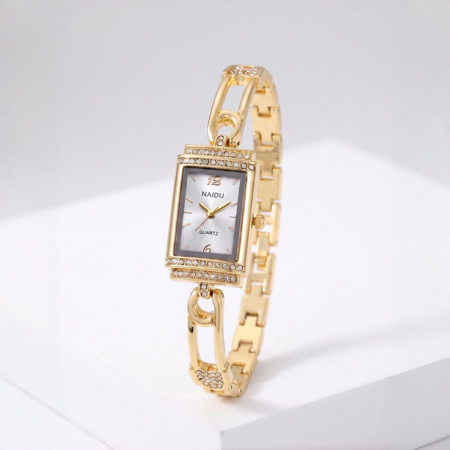 White Dial Quartz Watch with R - Luxury Watch White 评论和价格