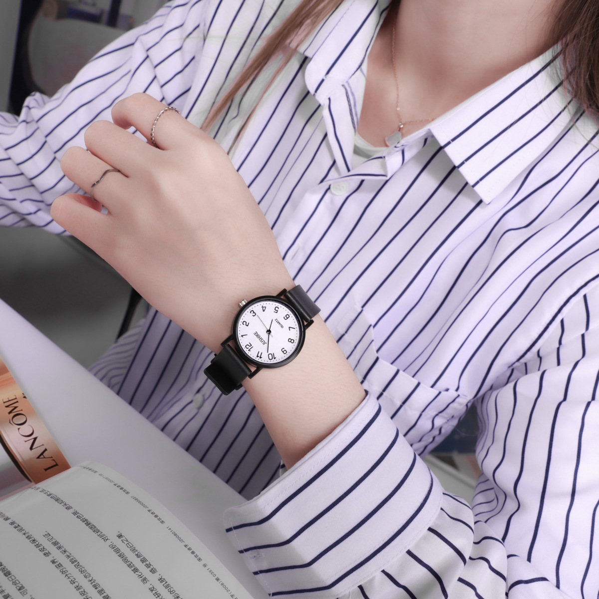 YIKAZE Women's Wristwatch Simp - Luxury Watch White 评论和价格